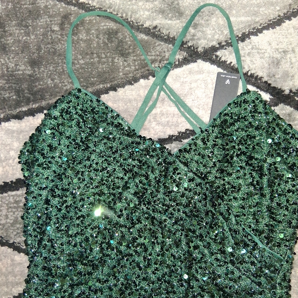 NWT Lulus Size Medium Emerald Sequin Faux Wrap Bodycon Homecoming Dress! - Picture 8 of 16